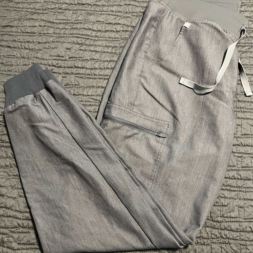 FIGS Graphite Zamora - Jogger Scrub Pants